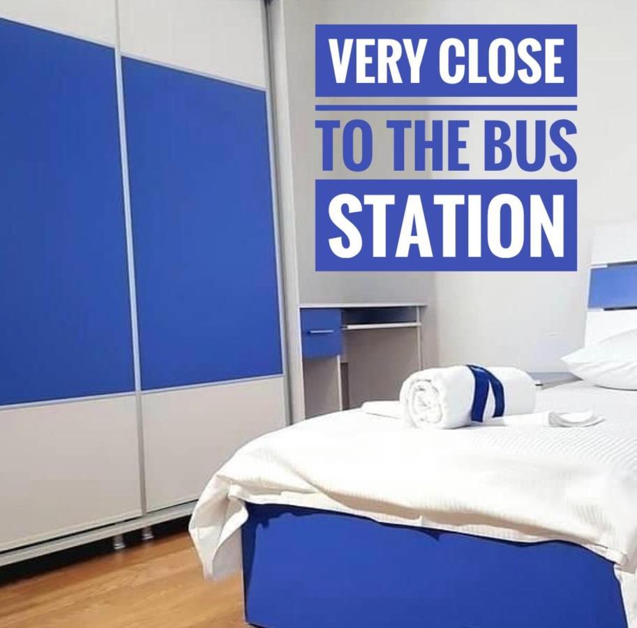 Bus Station Hostel พริสตีนา ภายนอก รูปภาพ